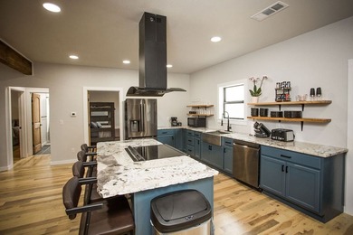 Outstanding opportunity to own a fully furnished 3BR/2BA home - photo 8