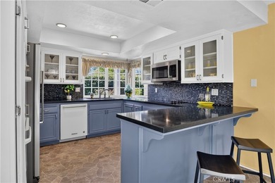 Welcome to a very desirable cul-de-sac location in the highly - photo 10