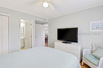 Welcome to this bright two-bedroom, two-bath villa in Hilton - photo 13