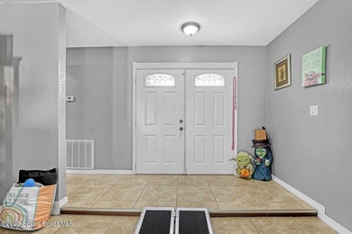 Discover this beautifully well maintained 3-bedroom, 2-bathroom - photo 6