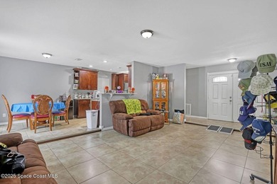 Discover this beautifully well maintained 3-bedroom, 2-bathroom - photo 8