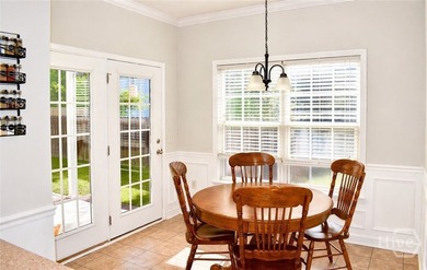 Welcome to 140 Colonial Drive! This beautifully maintained 4 - photo 10