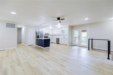 Welcome to 14 Abbey Lane, Bella Vista - a beautifully updated - photo 4