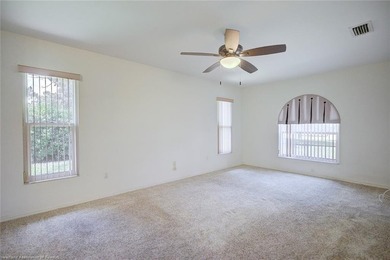 Welcome home to this well-maintained 2 bedroom, 2 bathroom - photo 18