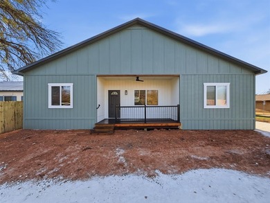 North Bosque River Home For Sale in Iredell Texas