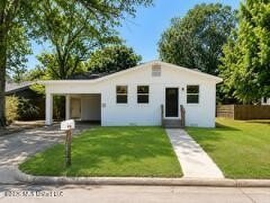 Completely Renovated & Move-In Ready! Welcome to 2011 14th - photo 1