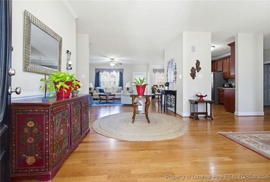 Welcome home to this house, super convenient to the mall area