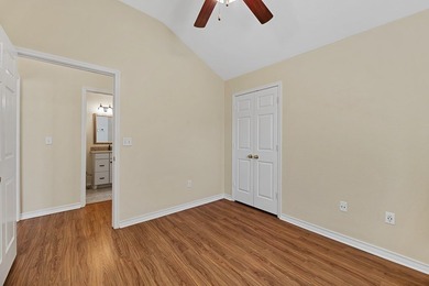 Two Bedroom PLUS a Study! Pristine home and a wonderful floor - photo 20