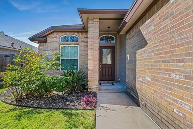 Two Bedroom PLUS a Study! Pristine home and a wonderful floor - photo 31