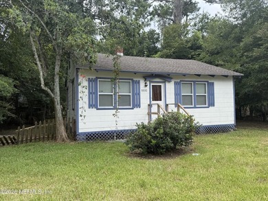 This 2-bedroom, 1-bathroom home is an excellent opportunity for - photo 2