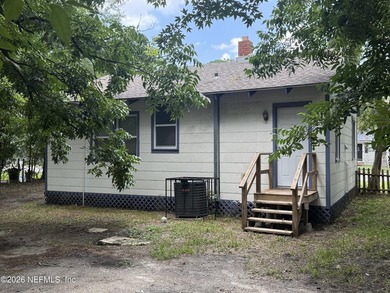 This 2-bedroom, 1-bathroom home is an excellent opportunity for - photo 8