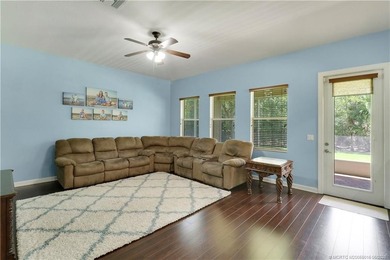 Spectacular Yellowstone model home situated on a quiet - photo 6