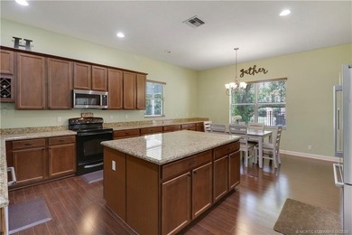 Spectacular Yellowstone model home situated on a quiet - photo 8