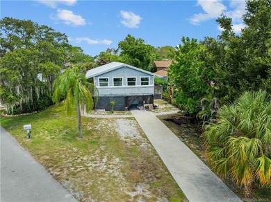 St. Lucie River Home For Sale in Palm City Florida