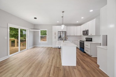 Crafted with an eye for refinement, this newly constructed home - photo 11