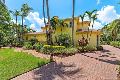 Welcome to 32 Wiregrass Court, a Custom Estate on a private 0 - photo 4