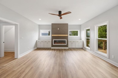 Crafted with an eye for refinement, this newly constructed home - photo 18