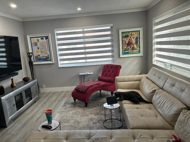 Very nice unit. Corner East and southern facing. Owner will - photo 1