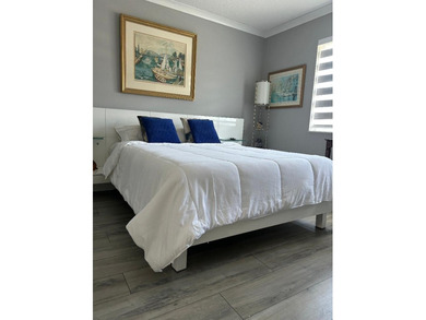 Very nice unit. Corner East and southern facing. Owner will - photo 7