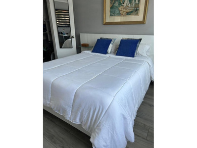 Very nice unit. Corner East and southern facing. Owner will - photo 9