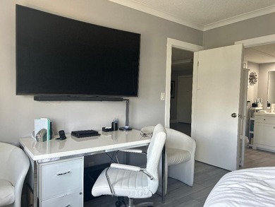 Very nice unit. Corner East and southern facing. Owner will - photo 10