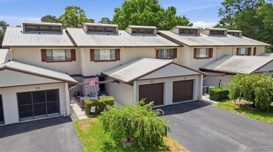 Welcome to maintenance-free living in the desirable Third - photo 2