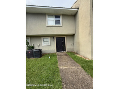 Investment opportunity or future owner-occupant! This 2-bedroom - photo 2