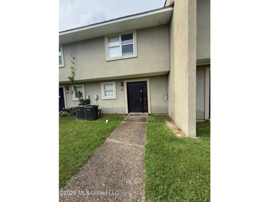 Investment opportunity or future owner-occupant! This 2-bedroom - photo 3