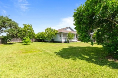 Situated on two spacious lots, this charming 3-bedroom, 2-bath - photo 23