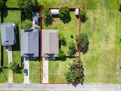 Situated on two spacious lots, this charming 3-bedroom, 2-bath - photo 31