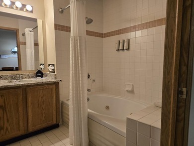 -- Turn-key, fully furnished condo at The Cove of Lake Geneva! - photo 6