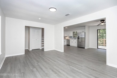 Stunning newly renovated white brick home in DOWNTOWN GOLF CART - photo 8