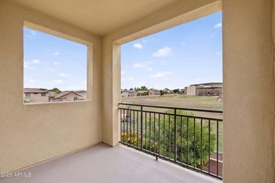 Immaculate move-in ready end-unit condo with 2 beds, 2 baths - photo 31
