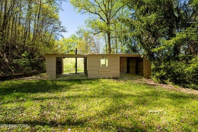 RIVERFRONT RETREAT with almost 13 acres, 300+ Feet of Clinch - photo 34
