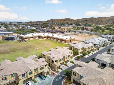 Immaculate move-in ready end-unit condo with 2 beds, 2 baths - photo 39