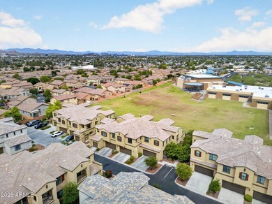 Immaculate move-in ready end-unit condo with 2 beds, 2 baths - photo 40