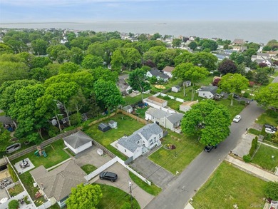Welcome to this charming, beautifully updated Ranch featuring 2 - photo 40