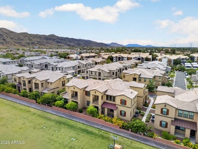Immaculate move-in ready end-unit condo with 2 beds, 2 baths - photo 47