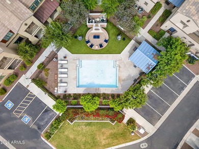 Immaculate move-in ready end-unit condo with 2 beds, 2 baths - photo 53