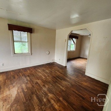 INVESTOR SPECIAL! Fantastic opportunity to own a 3-bedroom - photo 5