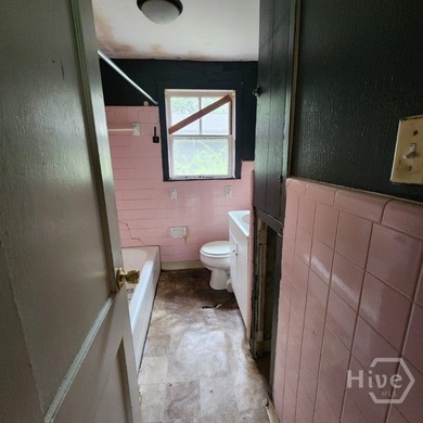 INVESTOR SPECIAL! Fantastic opportunity to own a 3-bedroom - photo 8