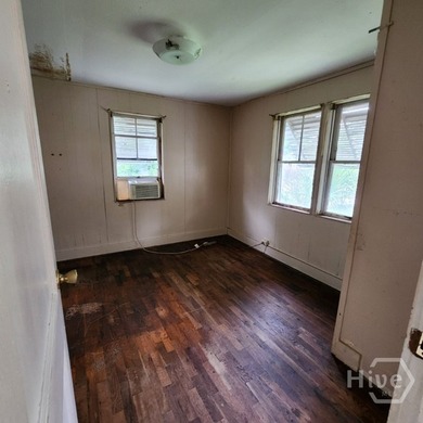 INVESTOR SPECIAL! Fantastic opportunity to own a 3-bedroom - photo 10