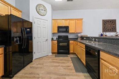 Welcome to 95 Falkland Avenue in Highlands Crossing! This - photo 7