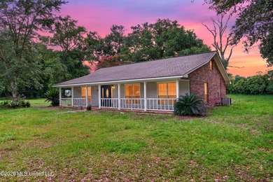 Welcome to this charming country property offering the perfect - photo 1