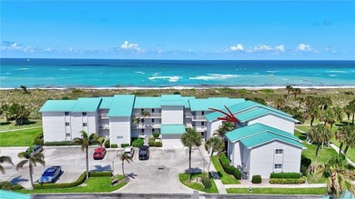 Welcome to paradise living on Hutchinson Island! This - photo 1