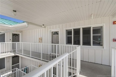 Welcome to paradise living on Hutchinson Island! This - photo 3