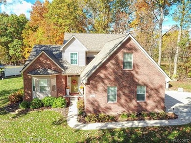 Long Lake - Livingston County Home For Sale in Hartland Michigan