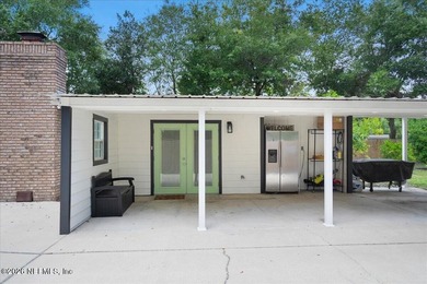 Versatile and full of possibilities! This unique property - photo 8