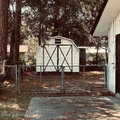 QUAINT CHARMING COTTAGE IN THE HEART OF OCEAN SPRINGS GOLF CART - photo 2