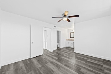 Stunning fully renovated 3-bedroom, 2-bath townhome located in - photo 13